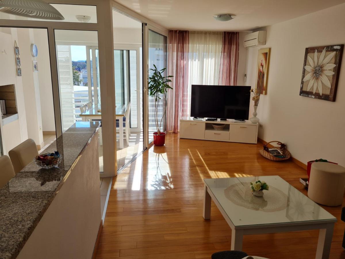 White Towers Residences No. 8 Zara Esterno foto