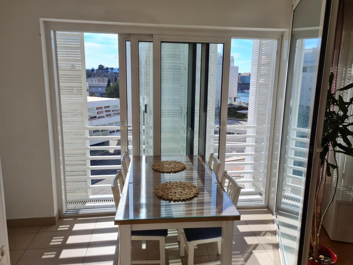 White Towers Residences No. 8 Zara Esterno foto